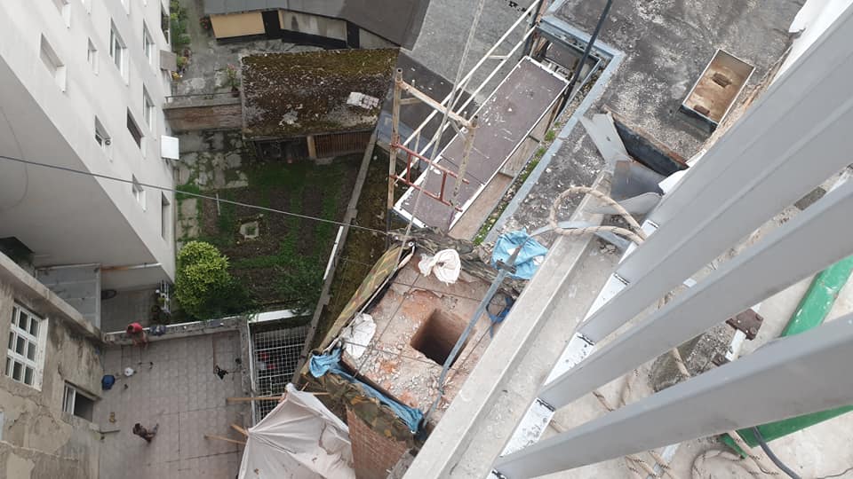 Udarnici kolju 30 metarske dimnjake bez da ijedna cigla padne dolje