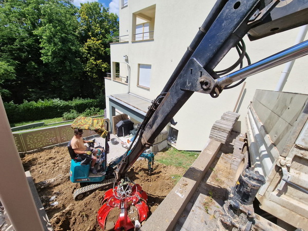 Odvoz viška zemlje radi ugradnje jacuzzia
