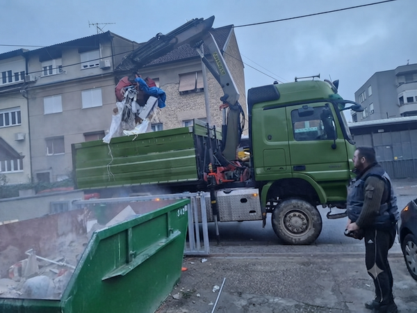 Pražnjenje kontejnera za otpad