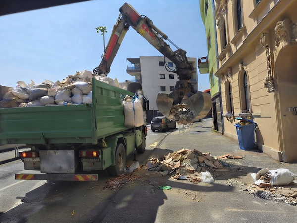 Odvoz šute u vrećama Sveti Duh kamionom