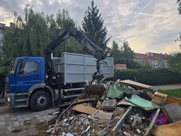 Odvoz miješanog otpada kamionom grajfer Vrapče