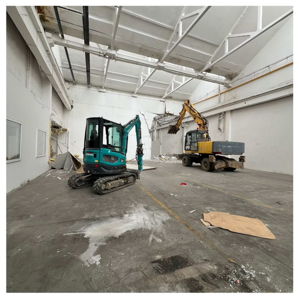 Rušenje hale na Jankomiru